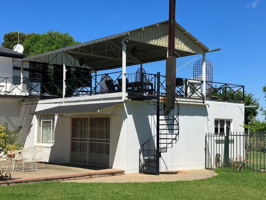 5 Bedroom Property for Sale in Kellys View Free State